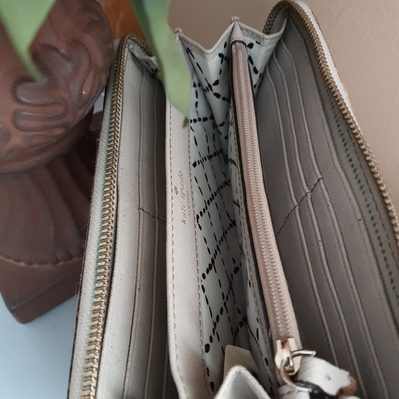 Kate Spade long Wallet - Picture 3 of 8